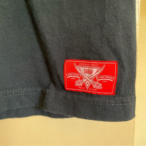 In4mation Hawaii Script text HI Design Short Sleeve Navy Blue T-Shirt Size Small - Picture 3 of 5